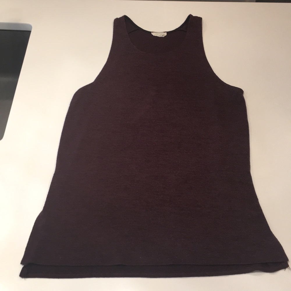 Small Wilfred Free Maroon Tank